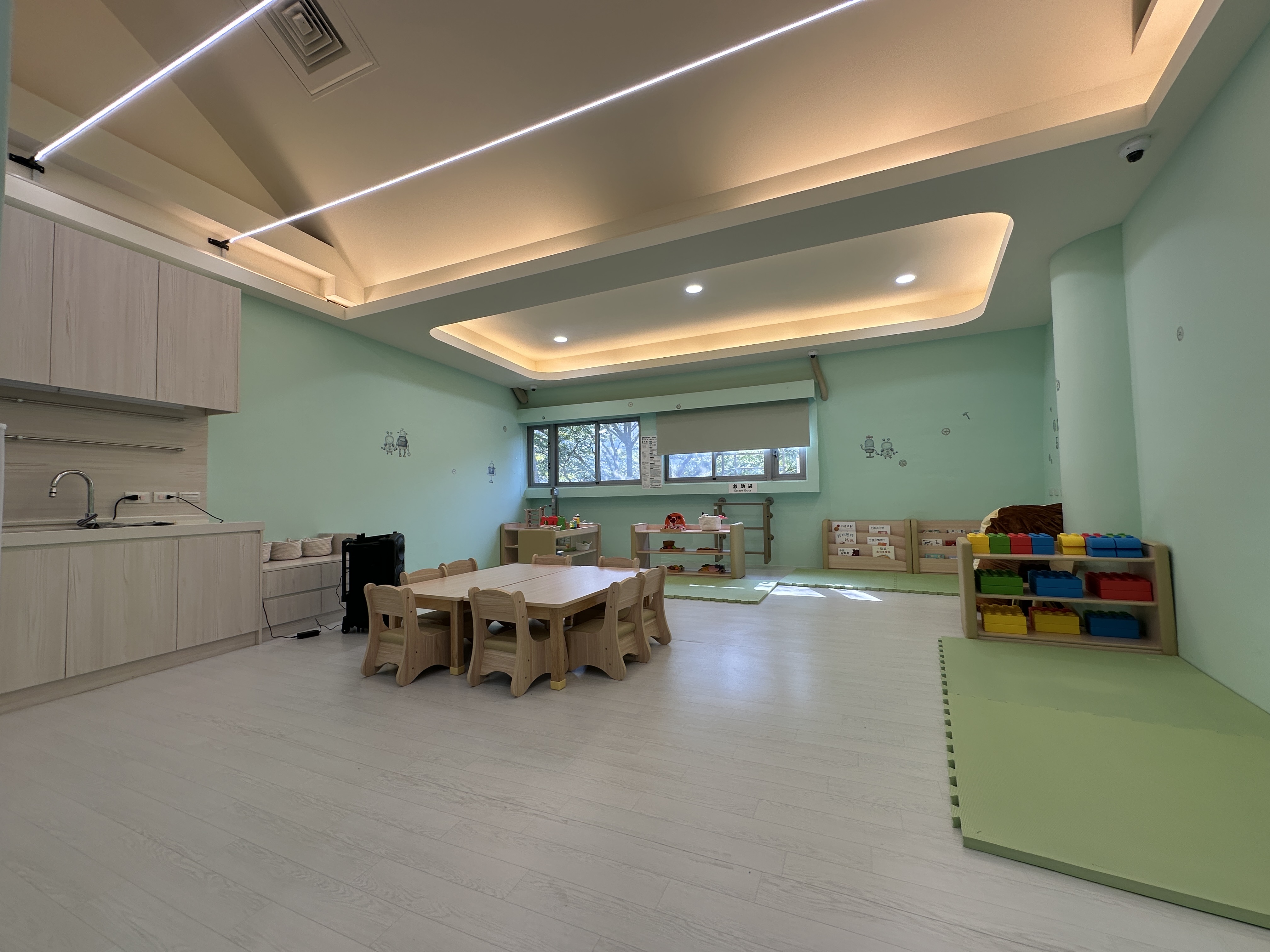 南科托嬰中心12個月(1歲)-18個月幼兒教室環境